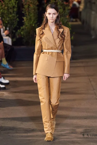 Look 12